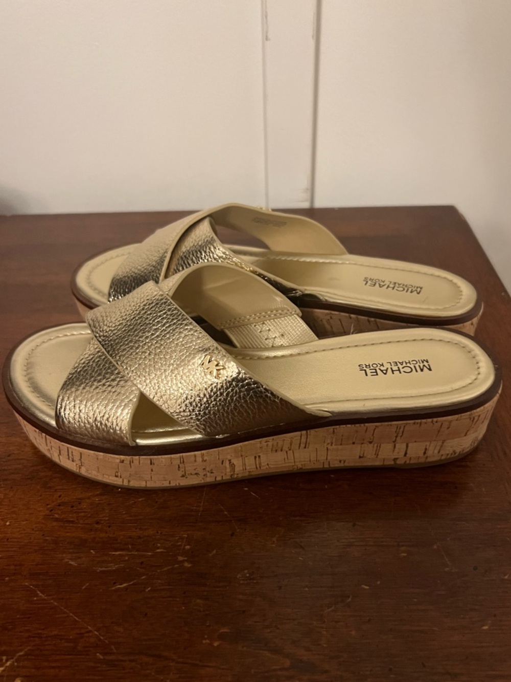 Michael Michael Kors Cary Metallic Leather Wedge Sandals in Pale Gold size 7.5 - Picture 2 of 10